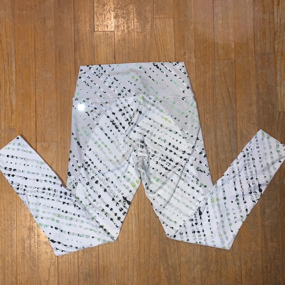 Fabletics Powerhold Crop Leggings